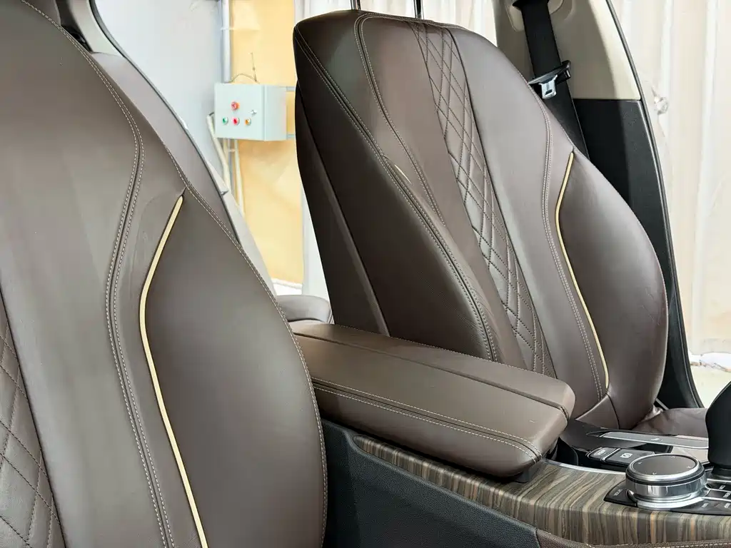 BMW 5 Series 2017 — фото 11