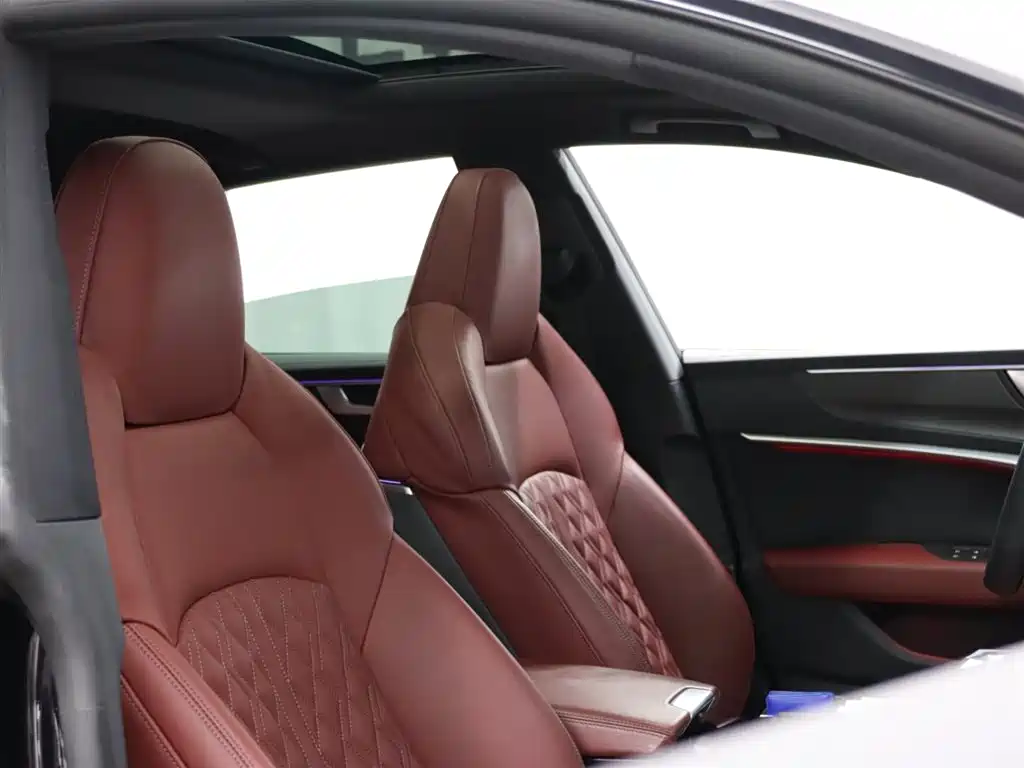 Audi A7L 2023 — фото 20