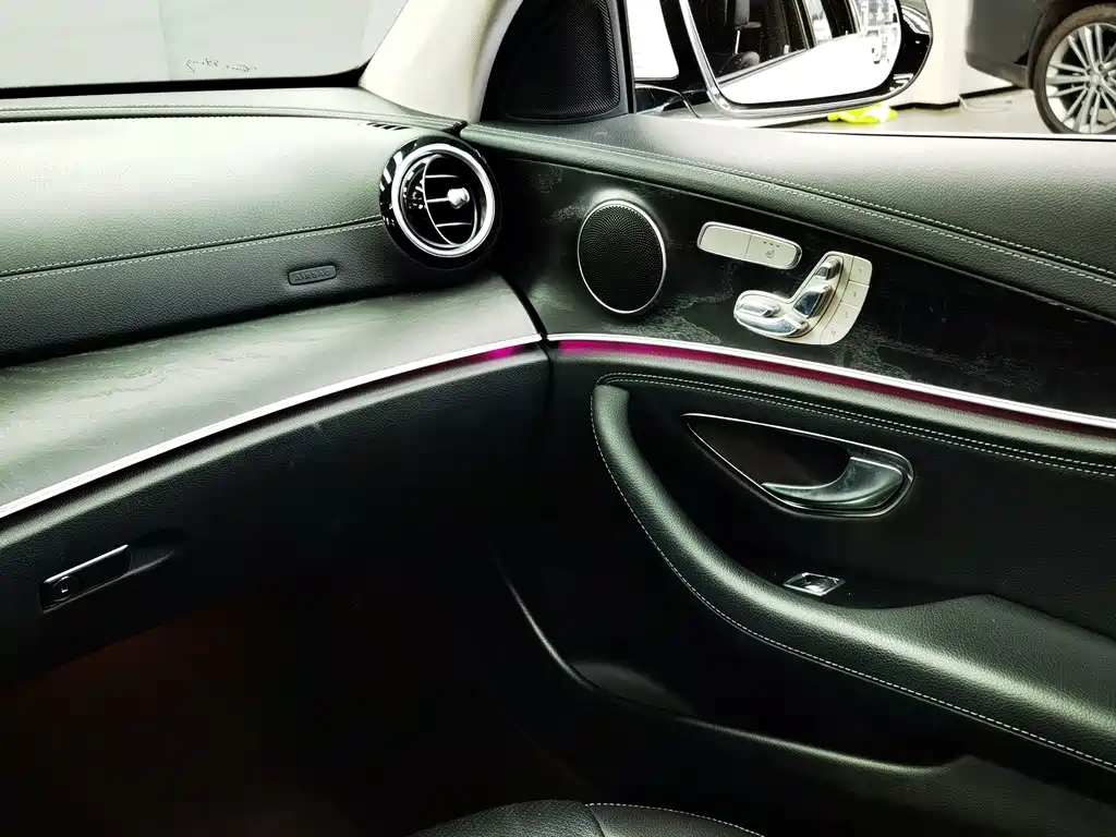 Mercedes-Benz E-Class 2017 — фото 19