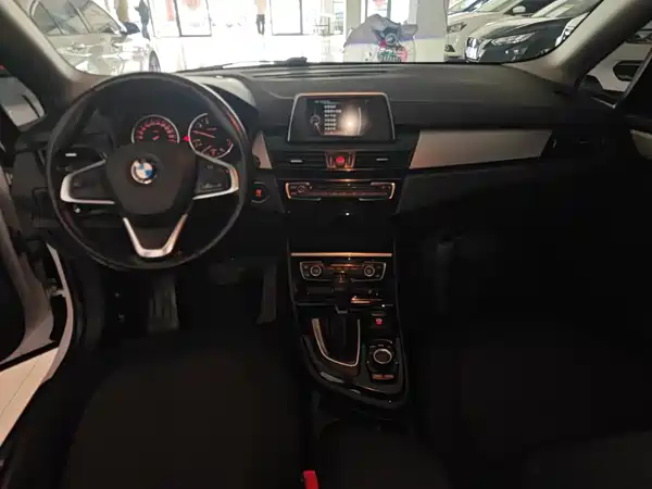 BMW 2 Series Station Wagon 2017