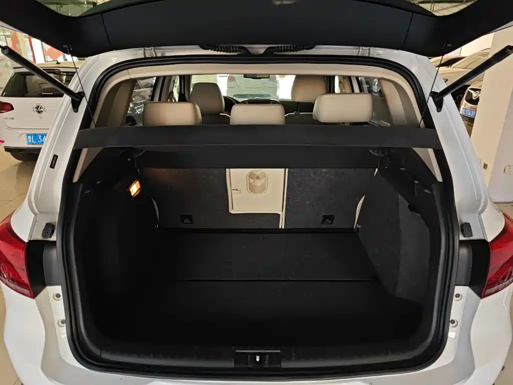 Volkswagen Tiguan 2016 — фото 15