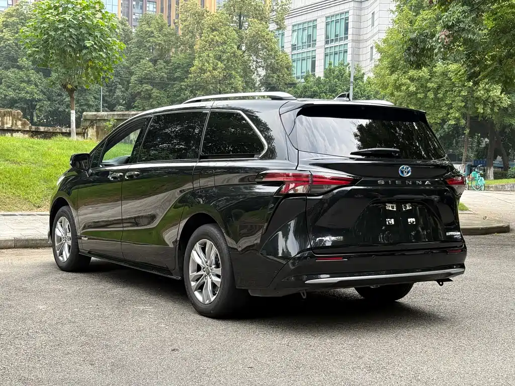 Toyota Sienna 2022 — фото 16