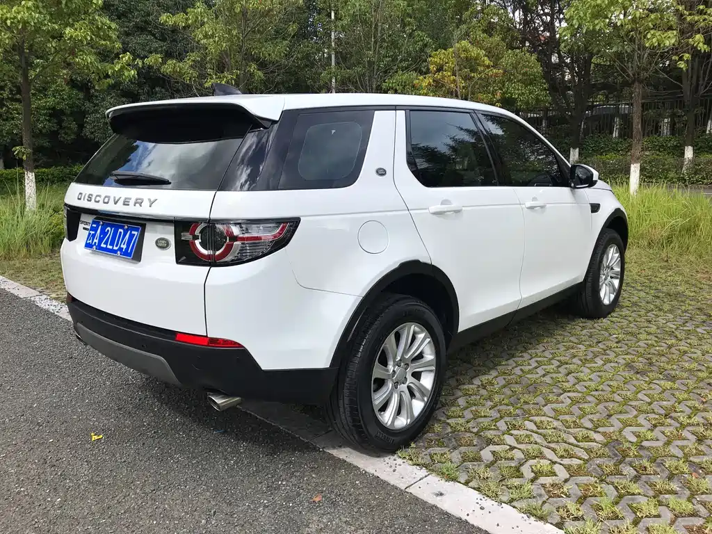Land Rover Discovery Sport 2017 — фото 9