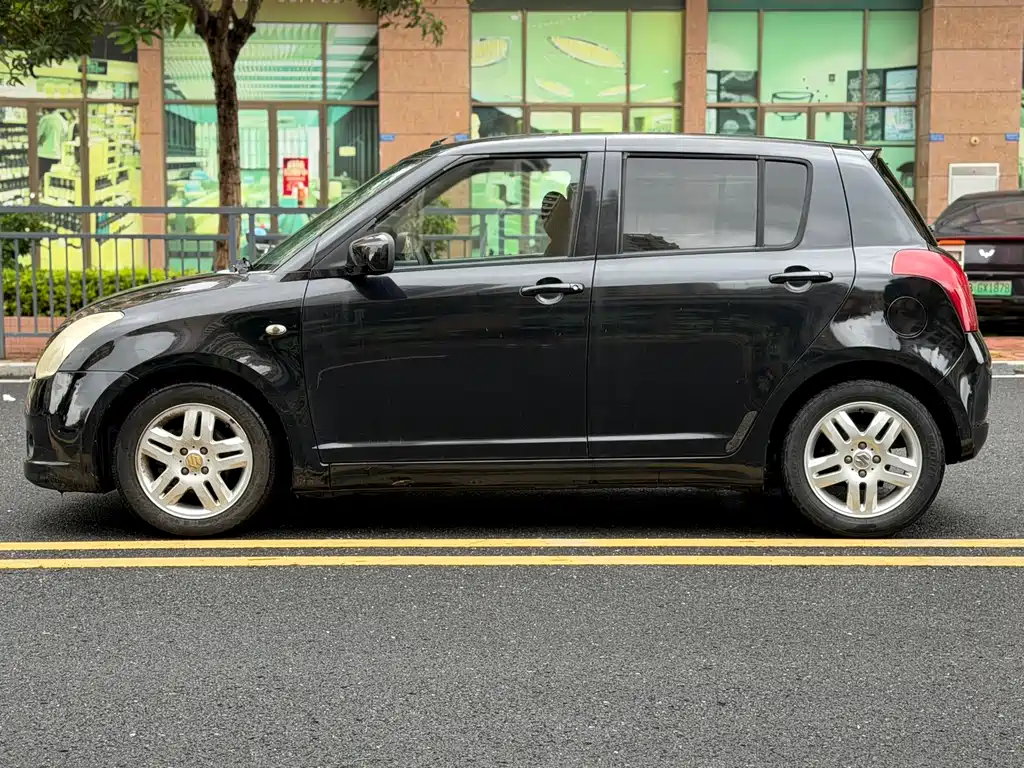 Suzuki Swift 2006 — фото 13