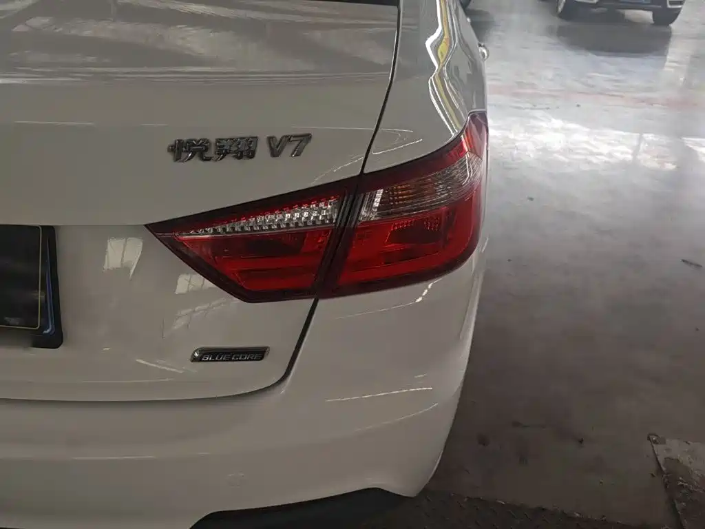 Changan Yuexiang V7 2017 — фото 8
