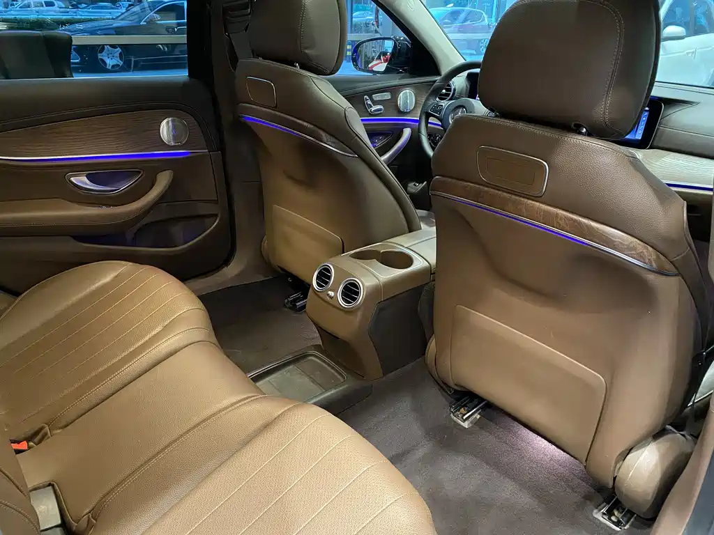 Mercedes-Benz E-Class 2018 — фото 10