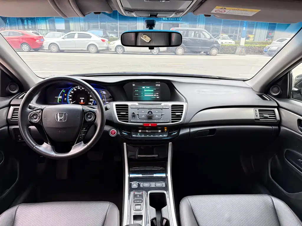 Honda Accord 2018 — фото 9