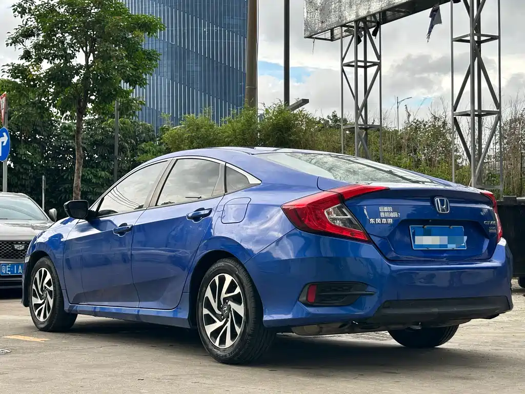Honda Civic 2018 — фото 7