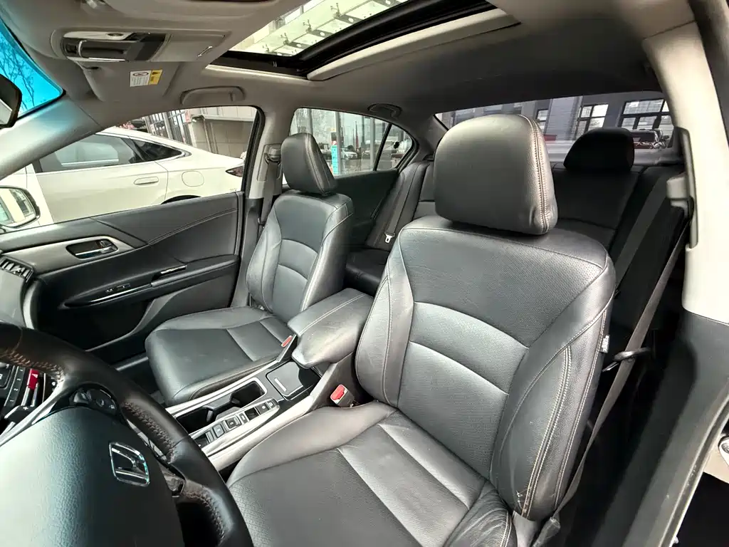 Honda Accord 2018 — фото 18