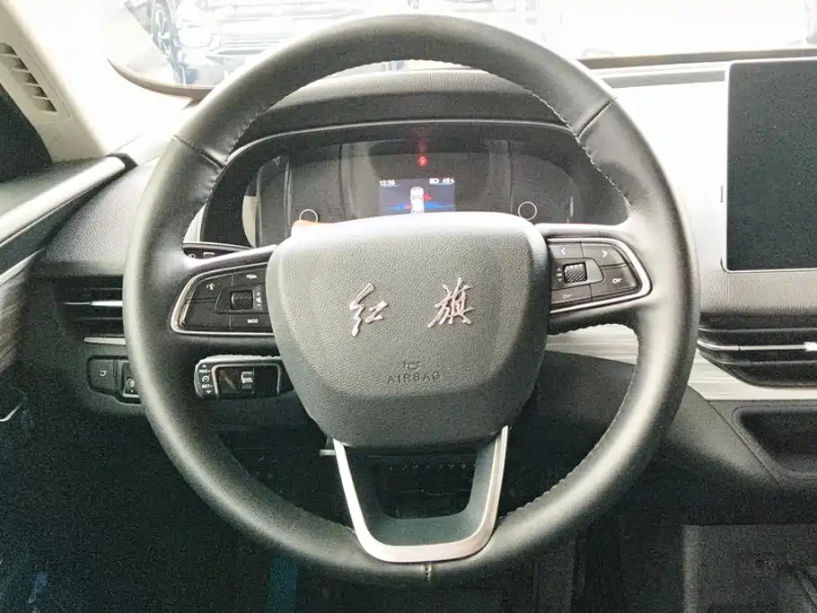 Hongqi E-QM5 2025 — фото 15