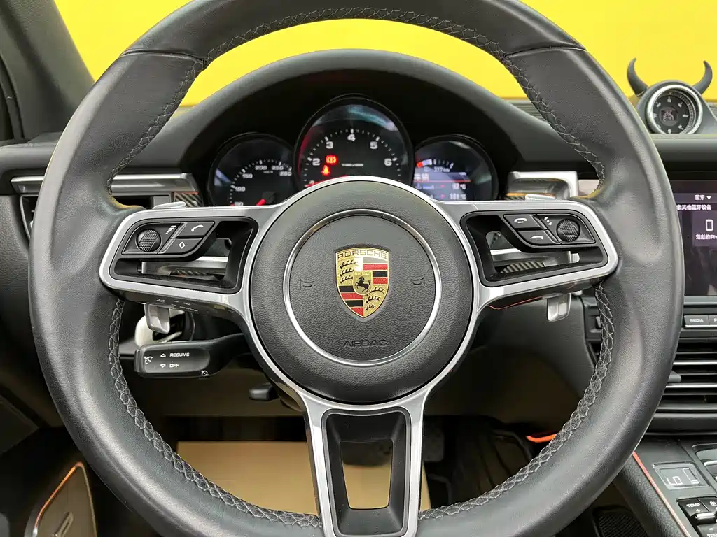 Porsche Macan 2021 — фото 13