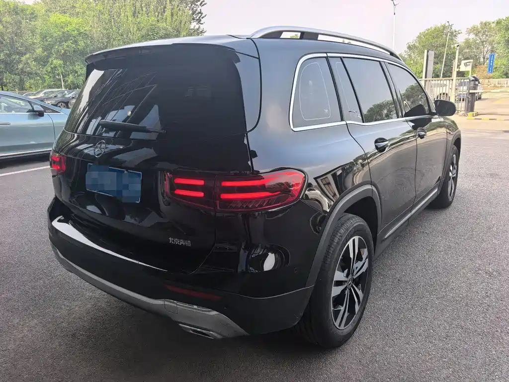 Mercedes-Benz GLB 2024