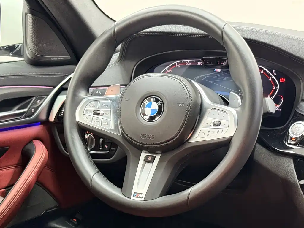 BMW 5 Series 2023 — фото 16