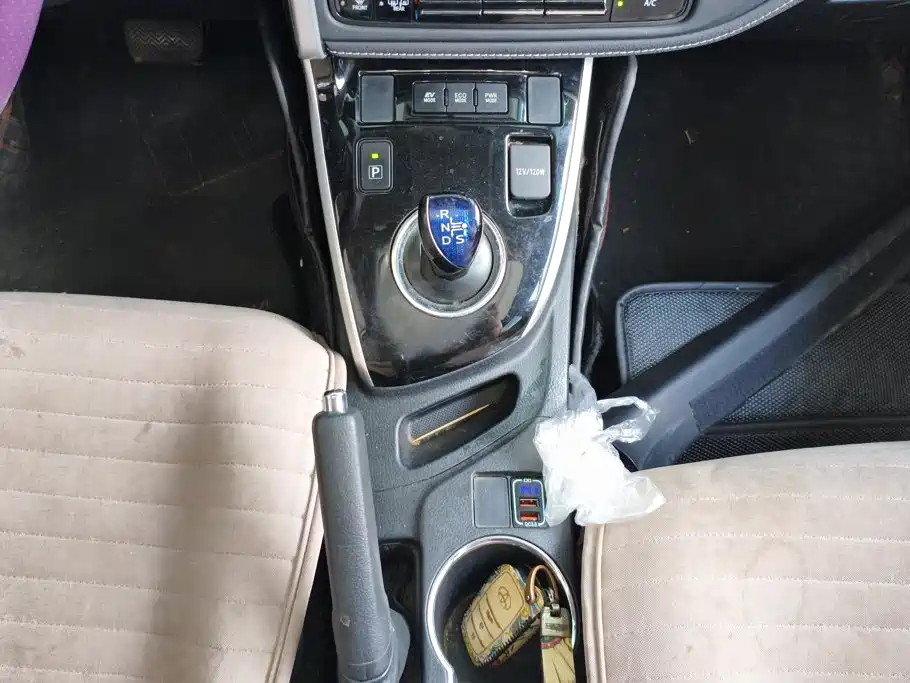 Toyota Corolla 2018 — фото 16