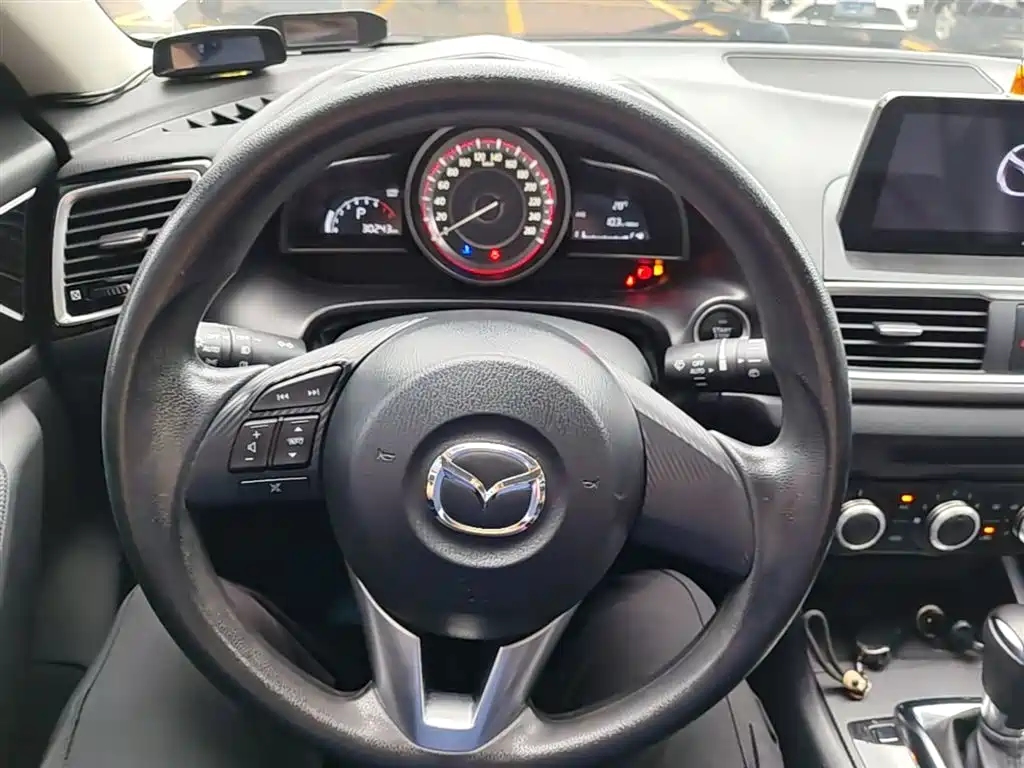 Mazda 3 Axela 2016 — фото 11