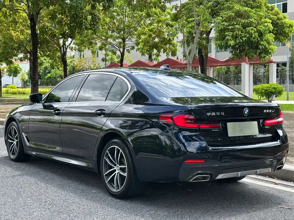 BMW 5 Series 2024 — фото 15