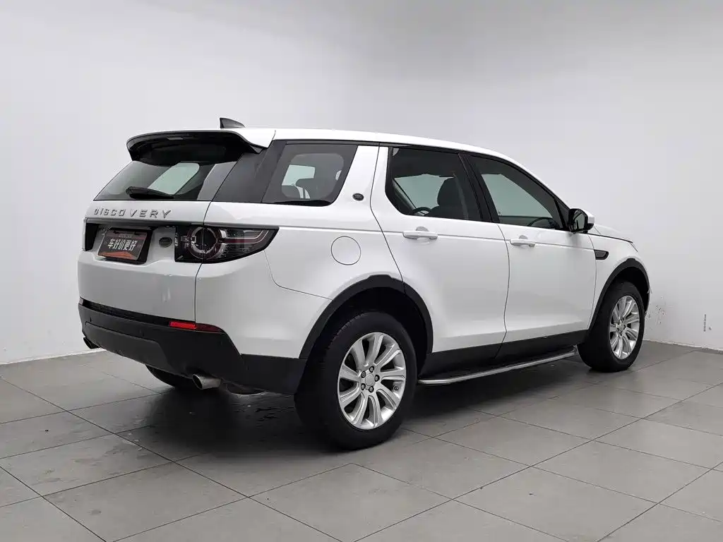 Land Rover Discovery Sport 2017 — фото 2