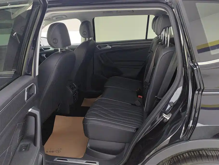 Volkswagen Tiguan L 2022 — фото 11