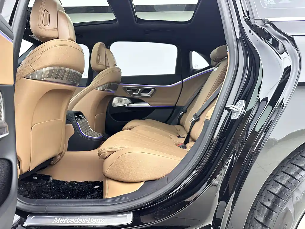 Mercedes-Benz E-Class 2025 — фото 10