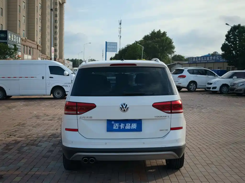 Volkswagen Touran 2020 — фото 10