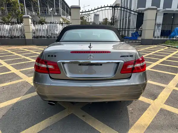 Mercedes-Benz E-Class 2011