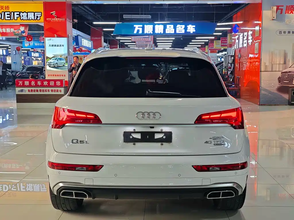 Audi Q5L 2023 — фото 15