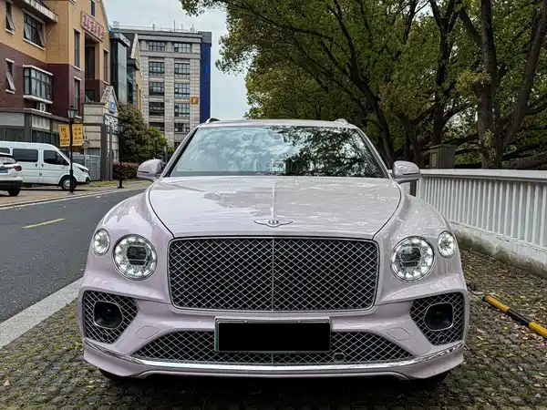 Bentley Bentayga Plug-In Hybrid 2022