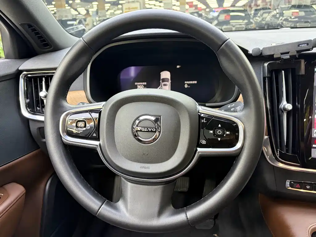 Volvo S90 Plug-In Hybrid 2023 — фото 7