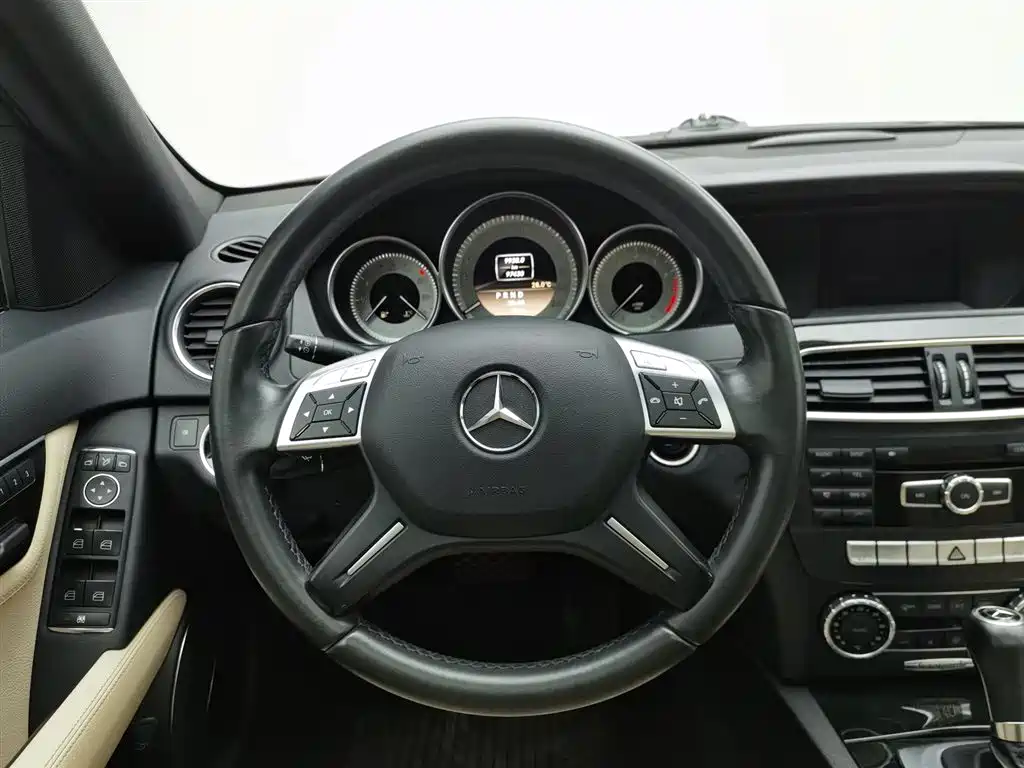 Mercedes-Benz C-Class 2012 — фото 11