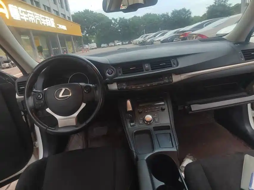Lexus CT 2014
