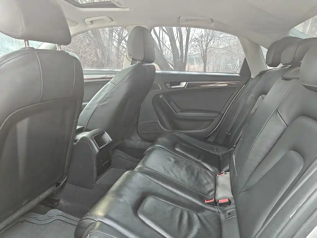 Audi A4L 2011