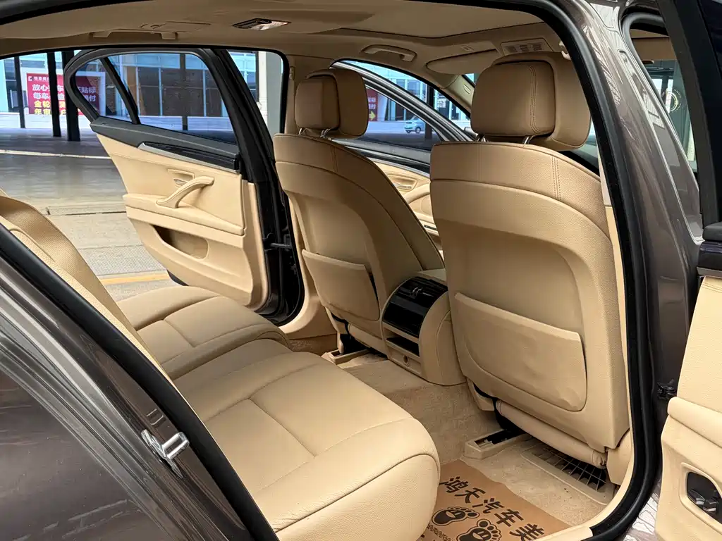 BMW 5 Series 2013 — фото 11