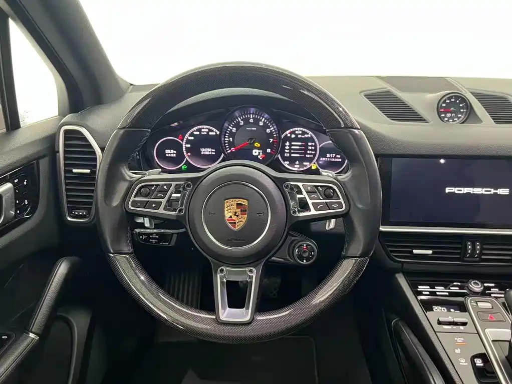 Porsche Cayenne 2018 — фото 15