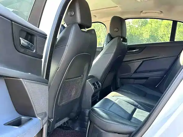 Jaguar XE 2017