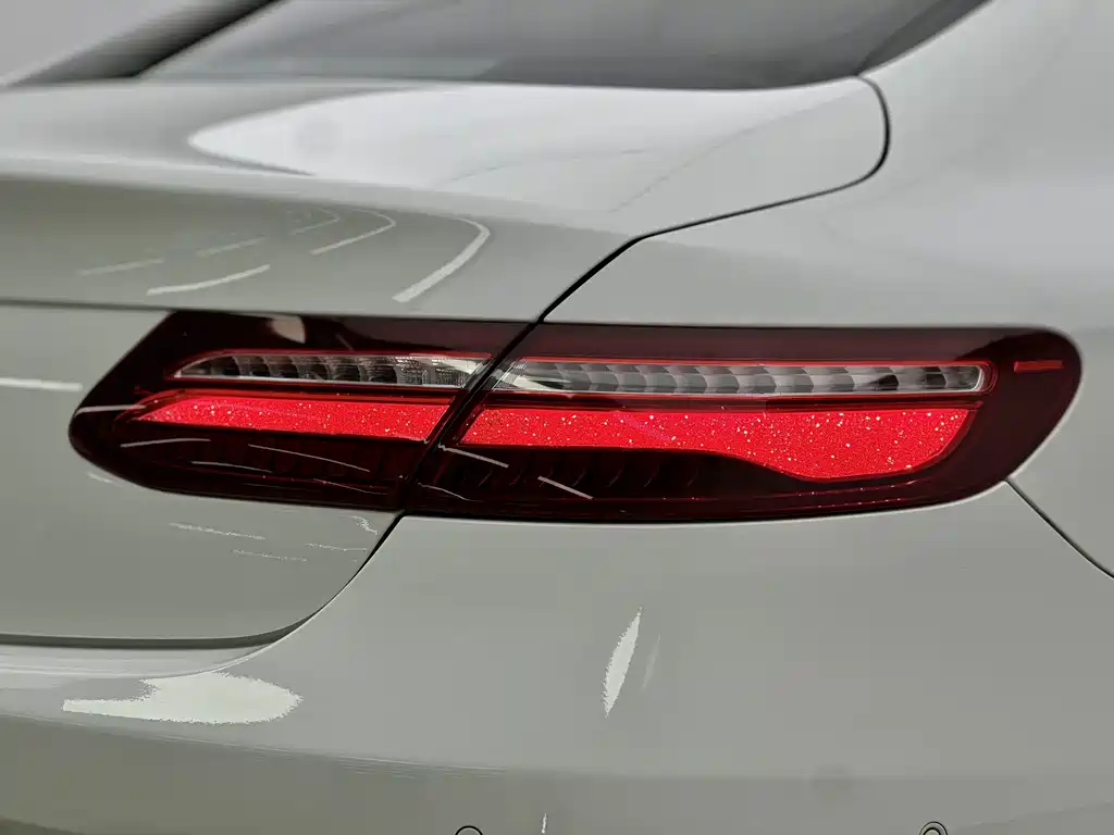 Mercedes-Benz E-Class 2021 — фото 14
