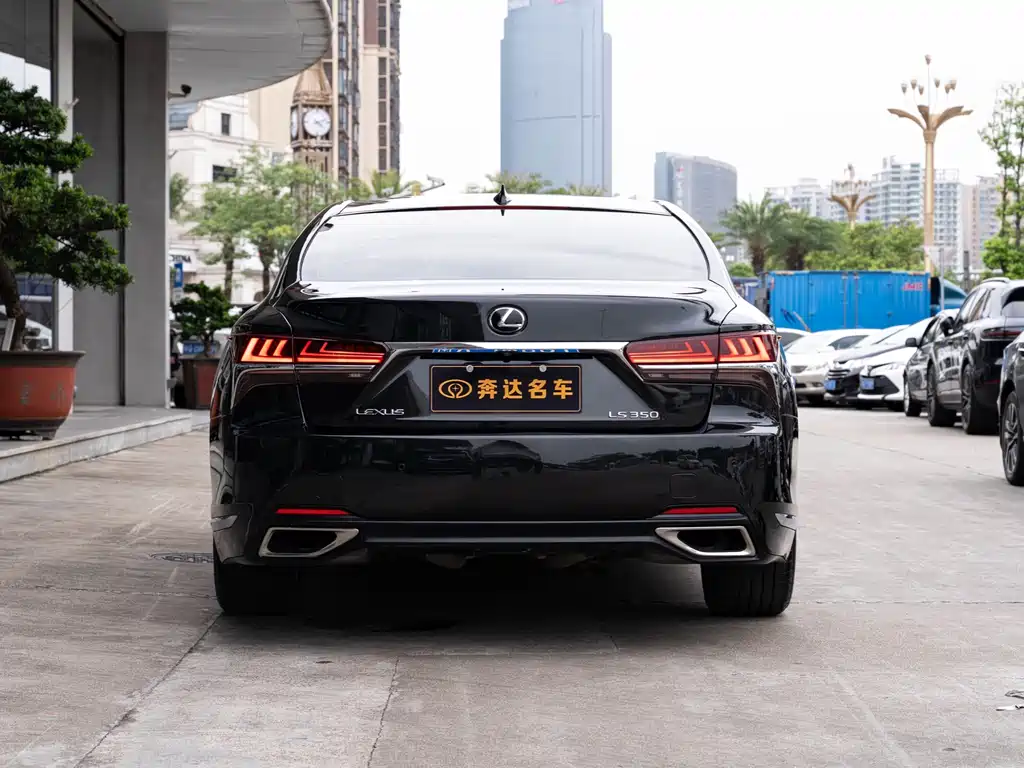 Lexus LS 2019
