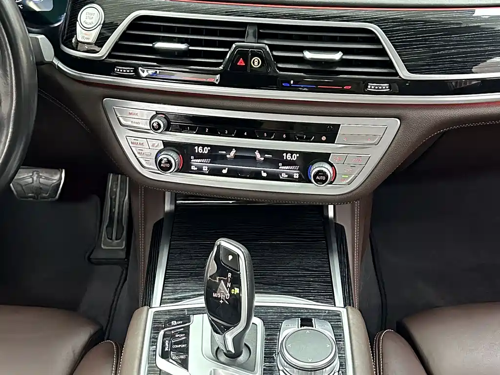 BMW 7 Series 2022 — фото 14