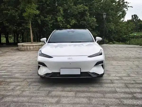 Geely Galaxy E8 2024
