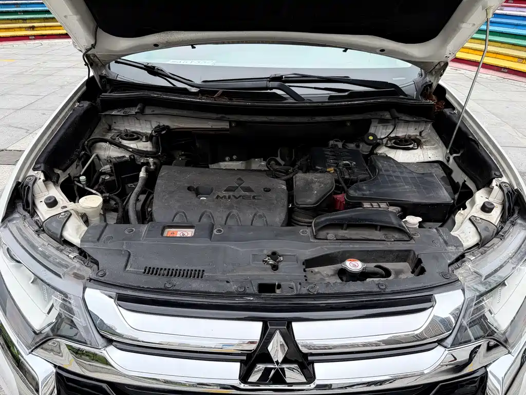 Mitsubishi Outlander 2016 — фото 14