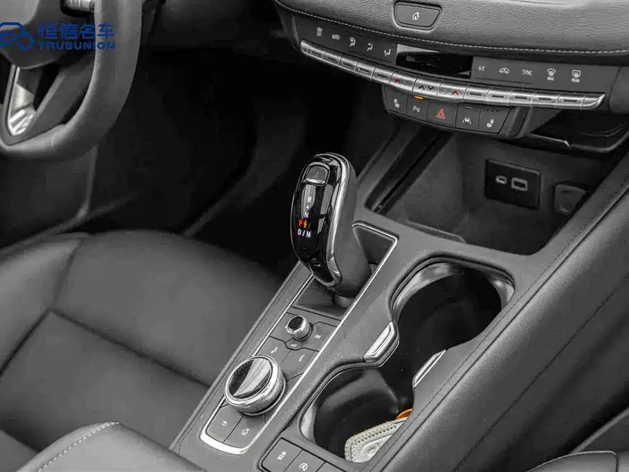 Cadillac XT4 2023 — фото 19