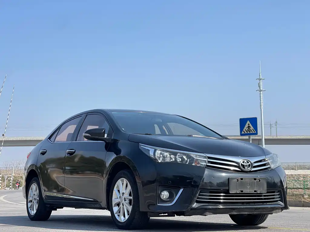Toyota Corolla 2017 — фото 3