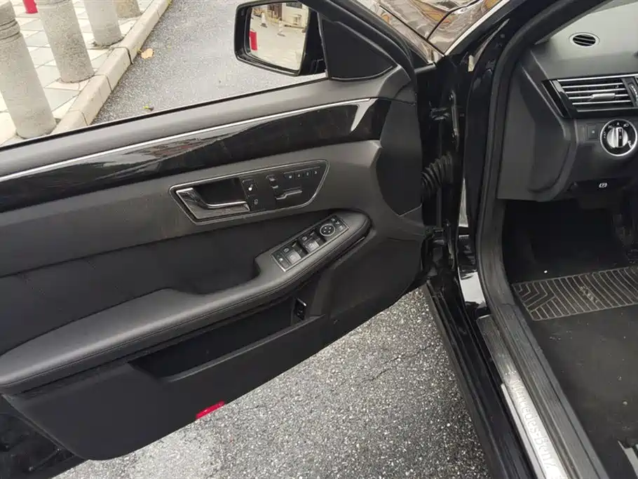 Mercedes-Benz E-Class 2012