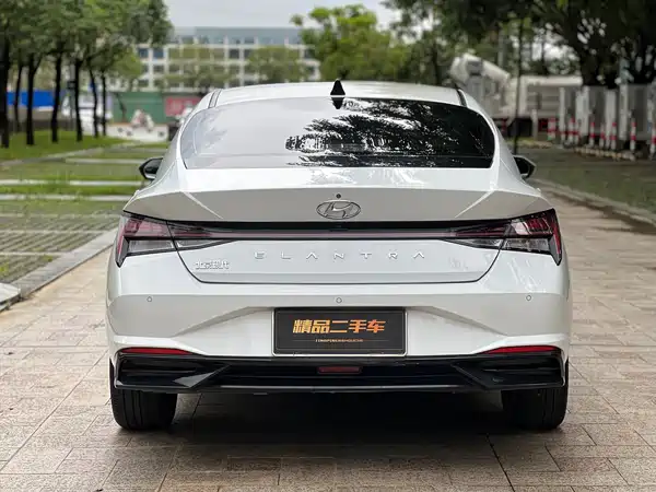 Hyundai Elantra 2021