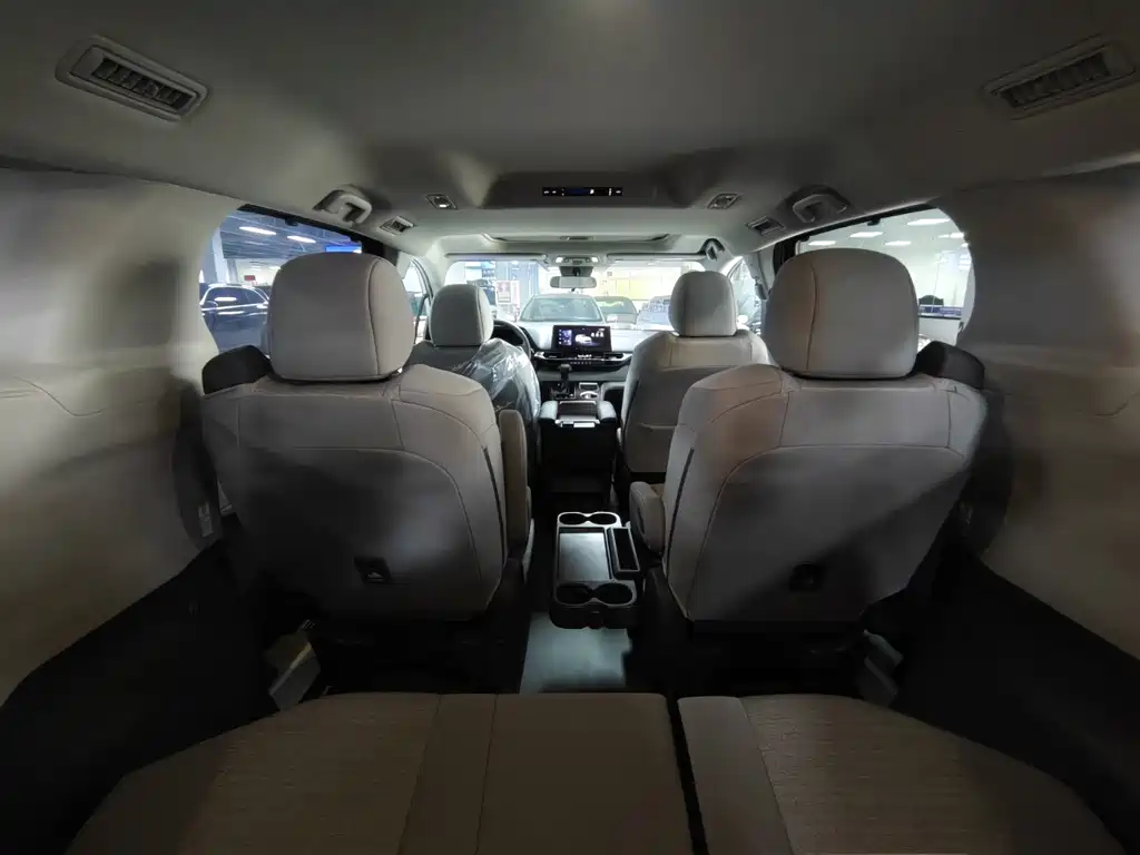 Toyota Sienna 2026 — фото 11