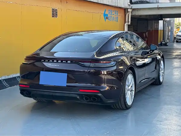 Porsche Panamera 2022