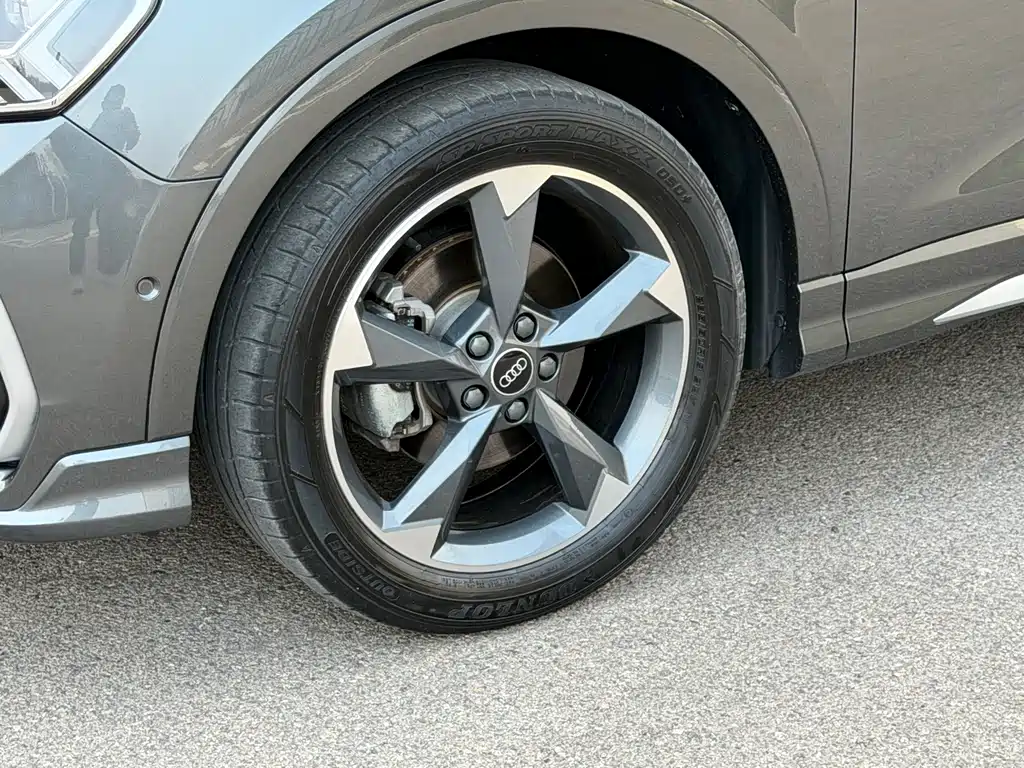 Audi Q3 2023 — фото 17