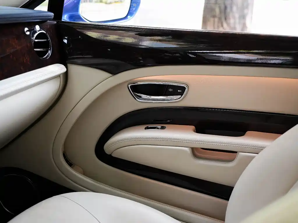 Bentley Mulsanne 2013 — фото 18