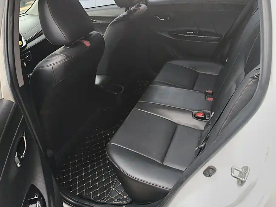 Toyota Yaris L 2020 — фото 11