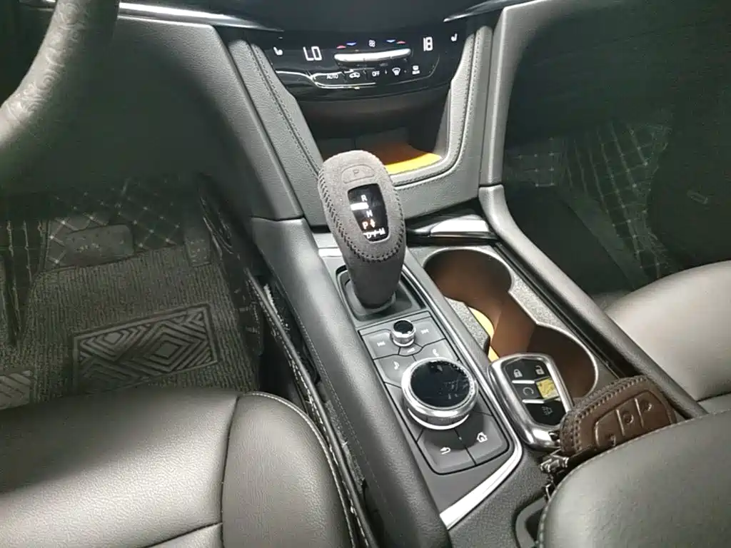 Cadillac XT5 2021 — фото 14
