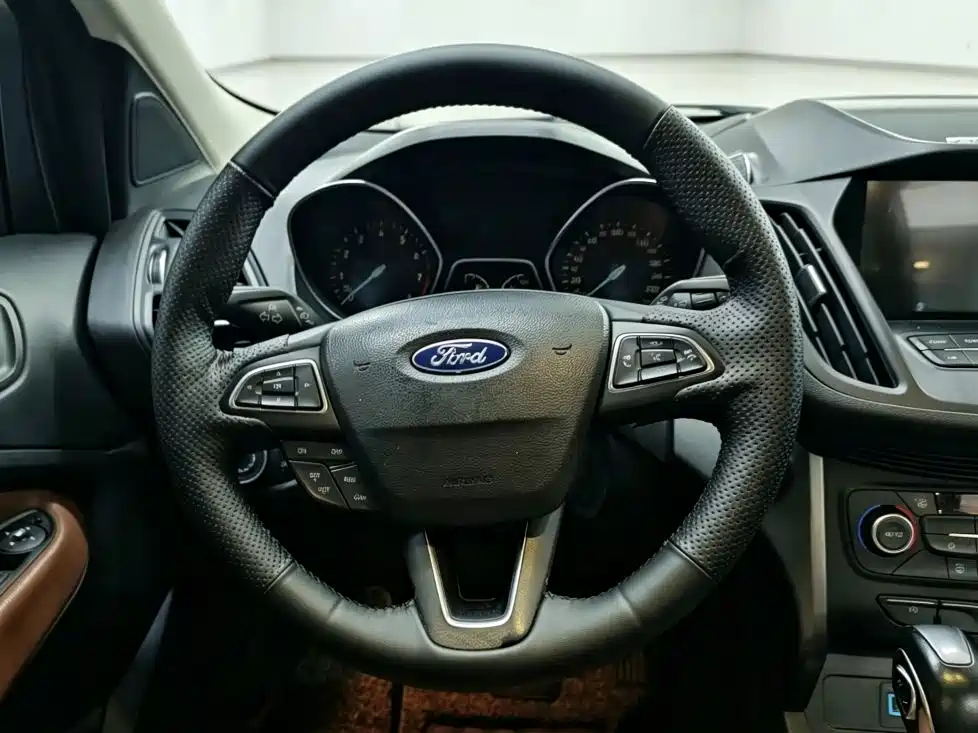 Ford Kuga 2018 — фото 9